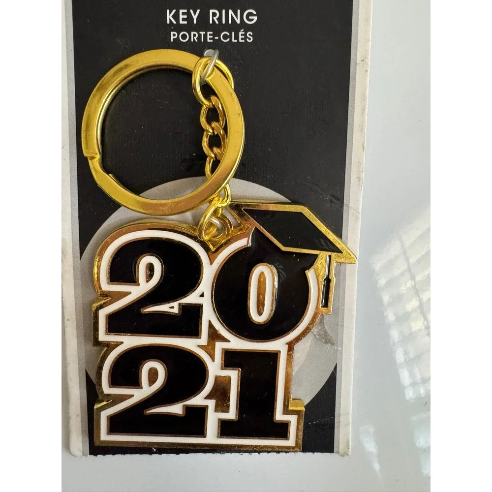 Hallmark Class of 2021 Graduation Keychain Gold‎ Tone Enamel Key Ring MJG6047